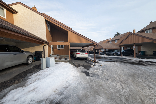 Ormsby Place 3 Bed 1.5 Bath Townhome For Rent