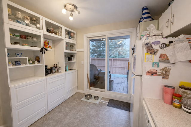 Ormsby Place 3 Bed 1.5 Bath Townhome For Rent - Photo 6