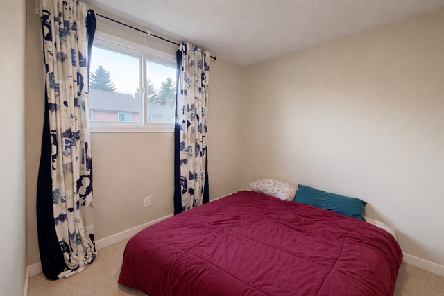 Ormsby Place 3 Bed 1.5 Bath Townhome For Rent - Photo 9