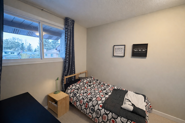 Ormsby Place 3 Bed 1.5 Bath Townhome For Rent - Photo 12