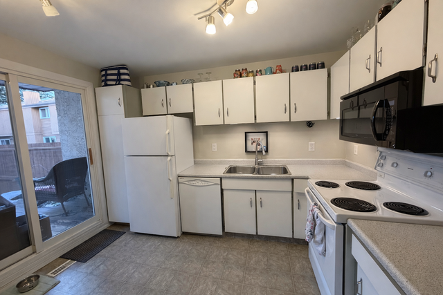 Ormsby Place 3 Bed 1.5 Bath Townhome For Rent - Photo 15