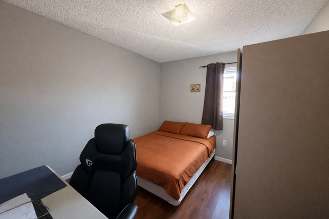 West Edmonton 2 Bed 1 Bath Apartment For Rent - Photo 9