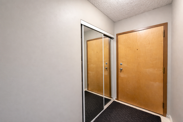 West Edmonton 2 Bed 1 Bath Apartment For Rent - Photo 18