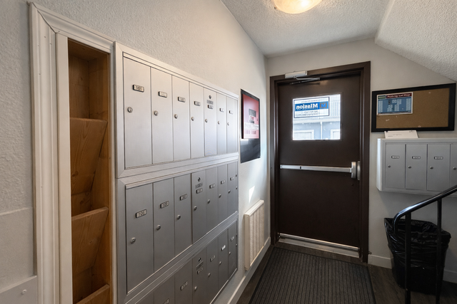 West Edmonton 2 Bed 1 Bath Apartment For Rent - Photo 20