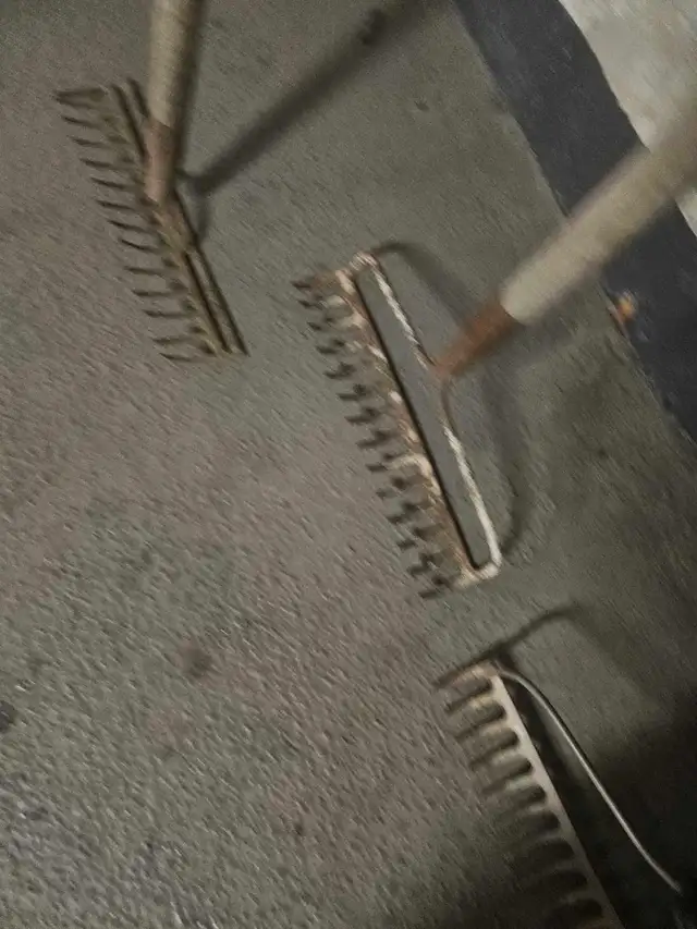 Garden Rakes pro grade industrial quality steel - Photo 3