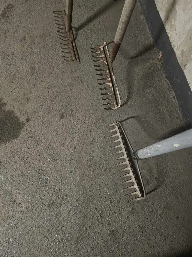 Garden Rakes pro grade industrial quality steel - Photo 5