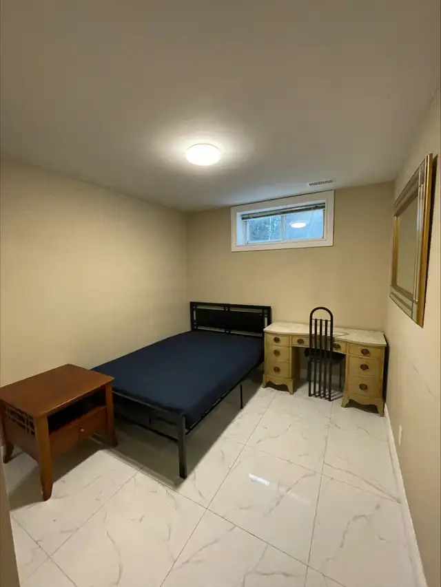 Furnished Room with On-Suite Washroom. Available Immediately. - Photo 2