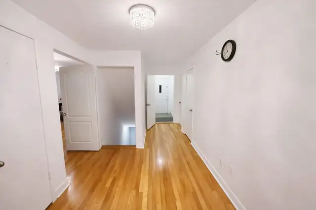 Large 9½ For Rent in Ahuntsic/Ville StLaurent (Plex 5½ basement) - Photo 4