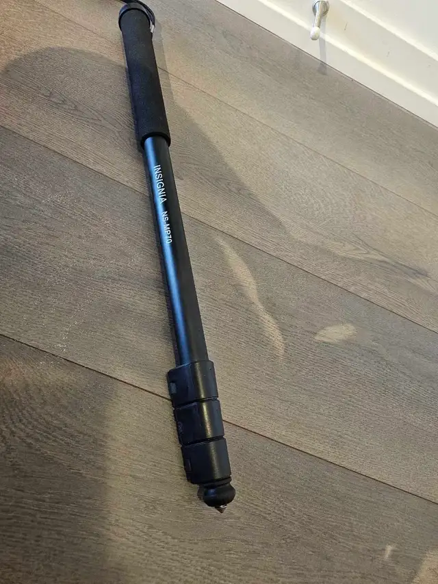 Camera 'Insignia Lightweight Monopod' Selfie Stick (NS-MP70)