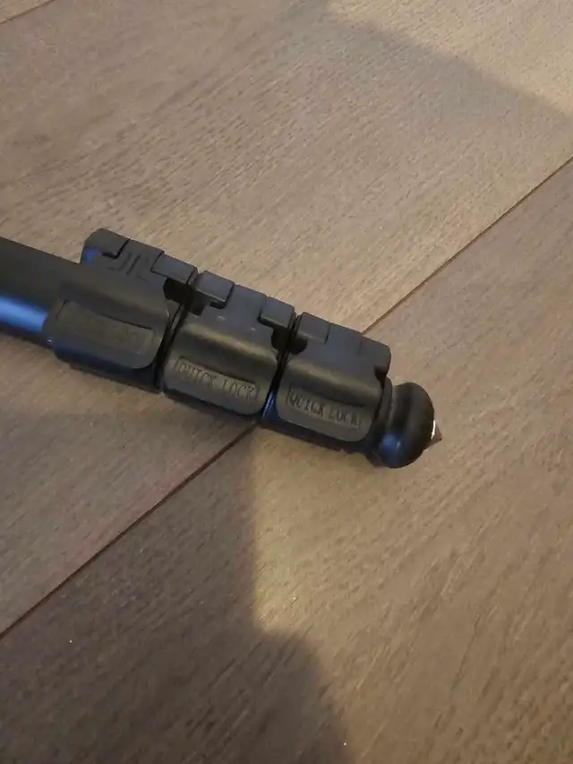 Camera 'Insignia Lightweight Monopod' Selfie Stick (NS-MP70) - Photo 3