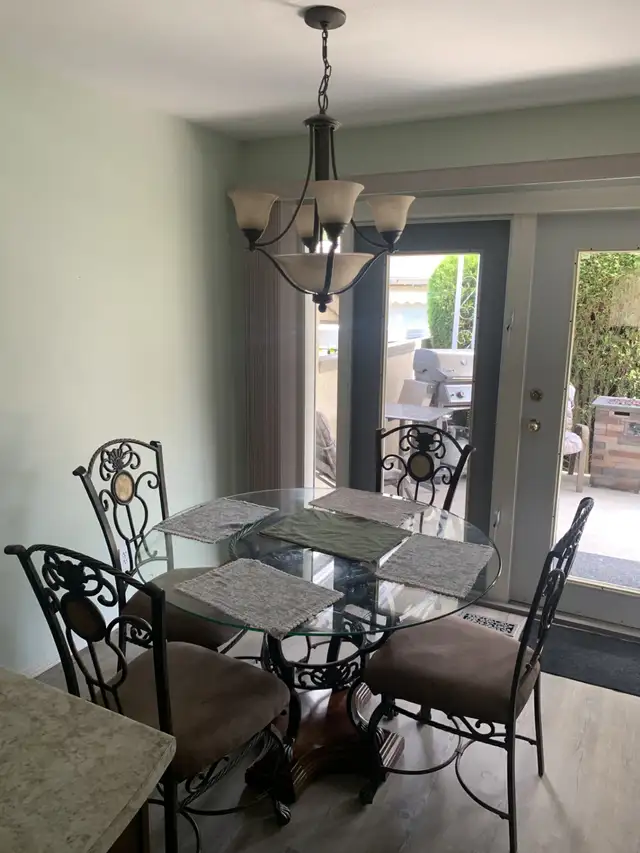 2 Bedroom, 2 Bath , Fully Furnished Townhouse - Photo 6