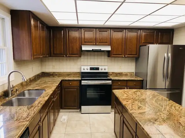 ✨ Rent a Luxury Rooms in the Heart of Markham ✨ - Photo 10