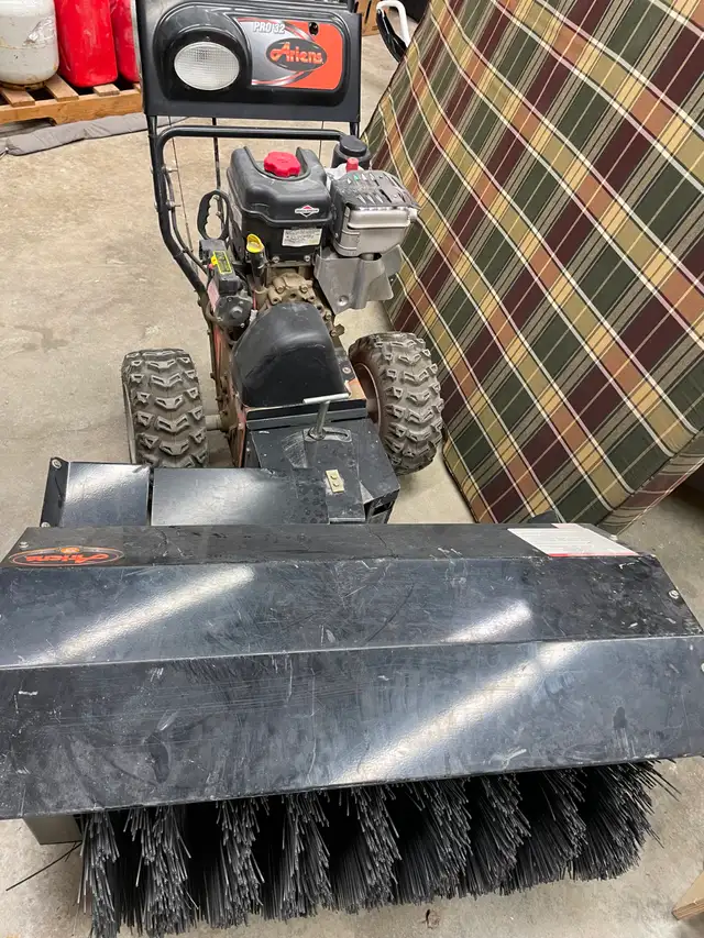 Ariens Pro 32' Power Sweeper $3500