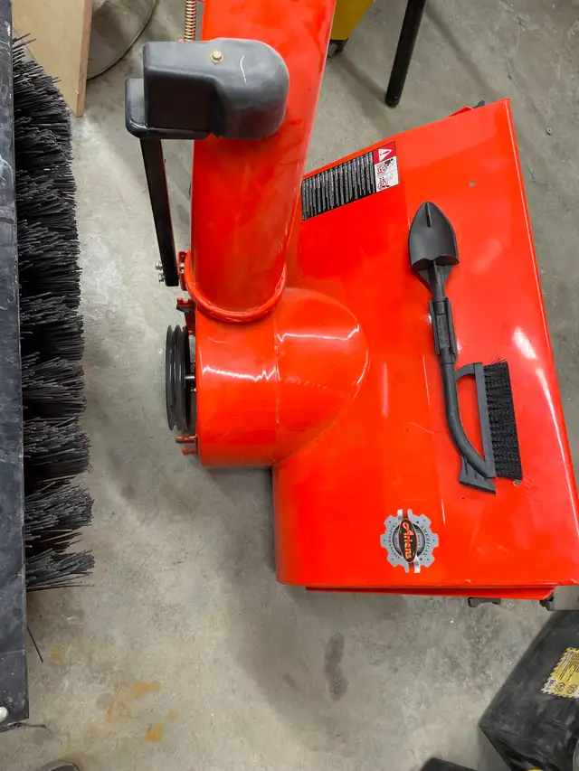 Ariens Pro 32' Power Sweeper $3500 - Photo 4