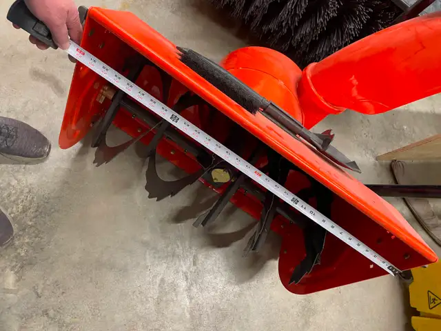 Ariens Pro 32' Power Sweeper $3500 - Photo 5