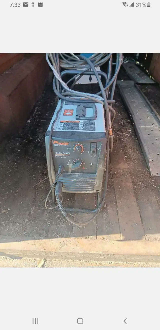 Three welders - Photo 6