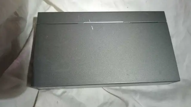 Belkin 8-Port Gigabit Switch (F5D5141-8) - Photo 2