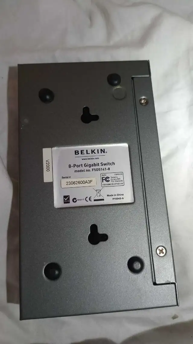 Belkin 8-Port Gigabit Switch (F5D5141-8) - Photo 3