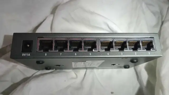 Belkin 8-Port Gigabit Switch (F5D5141-8) - Photo 5