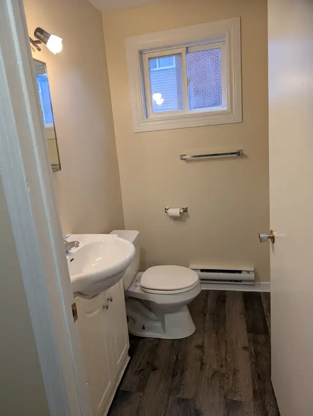 2 Bedroom available Immediately - Photo 2