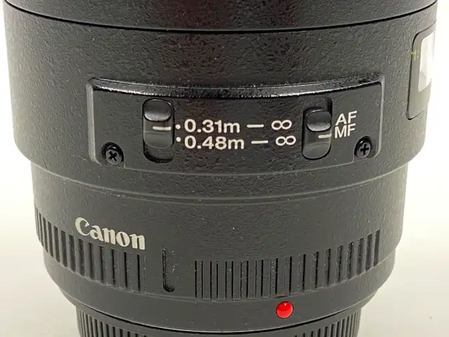 Canon EF 100mm f2.8 Macro Ultrasonic Lens. Like New Condition. - Photo 3
