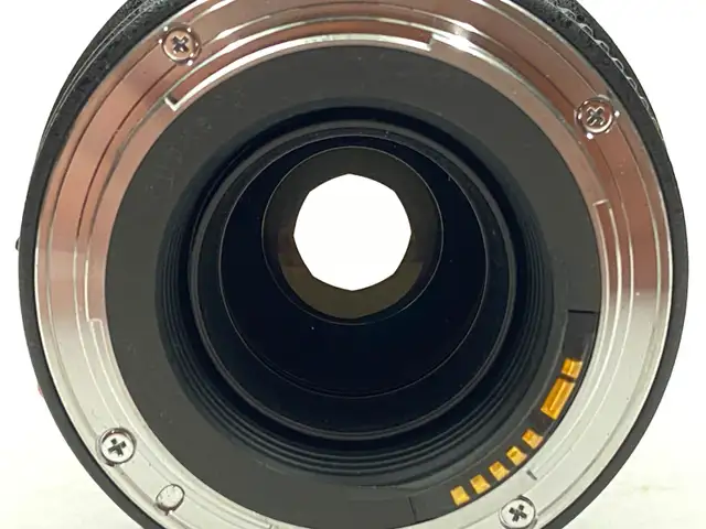 Canon EF 100mm f2.8 Macro Ultrasonic Lens. Like New Condition. - Photo 5