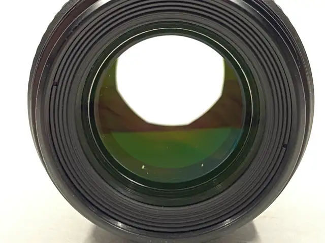 Canon EF 100mm f2.8 Macro Ultrasonic Lens. Like New Condition. - Photo 6