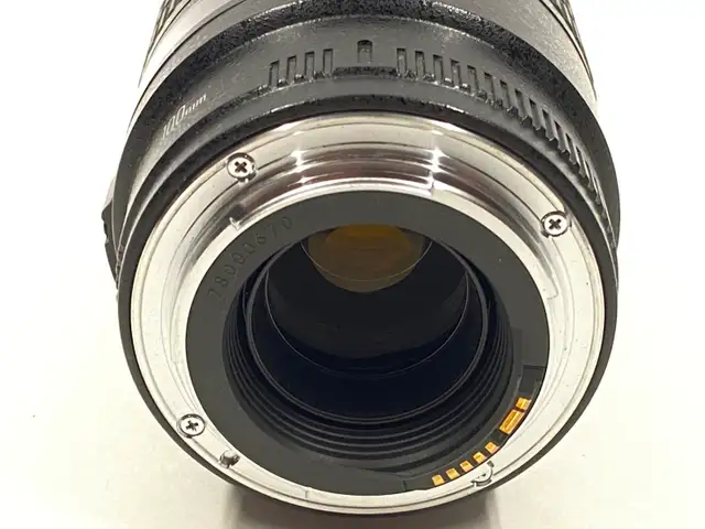 Canon EF 100mm f2.8 Macro Ultrasonic Lens. Like New Condition. - Photo 10