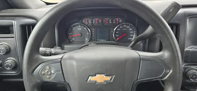 2018 Chevrolet Silverado 1500 Work Truck 4x4 - 4 Doors - V8 5.3L - Photo 11