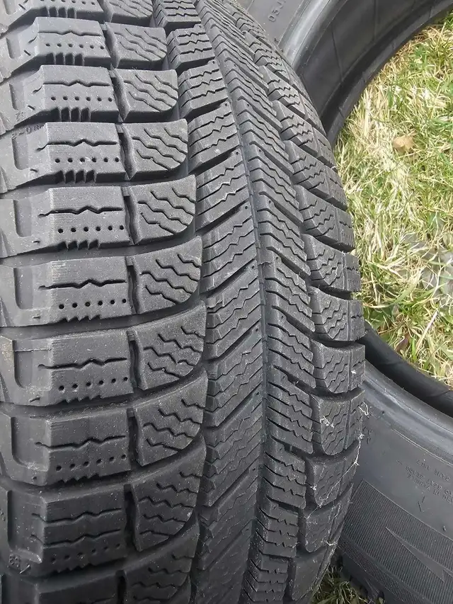 Michelin tire X-ICE Xi3 brand new 215/60R16