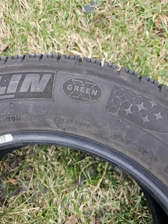 Michelin tire X-ICE Xi3 brand new 215/60R16 - Photo 6