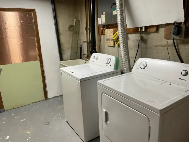 READY TODAY Room in London (near Algyle Mall)-$900 All inclusive - Photo 4