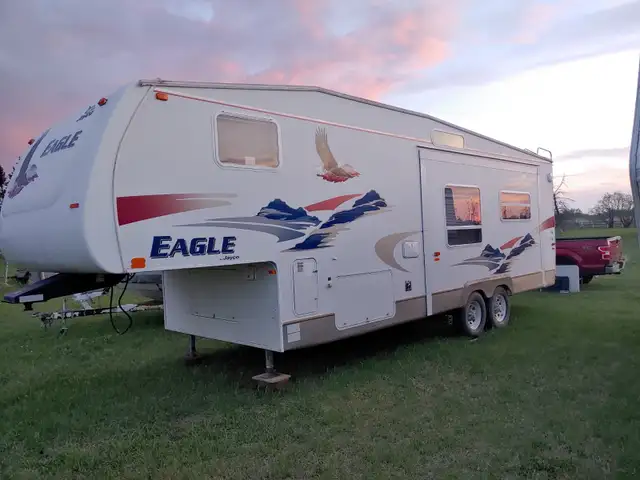 Fifth Wheel Trailer for Sale