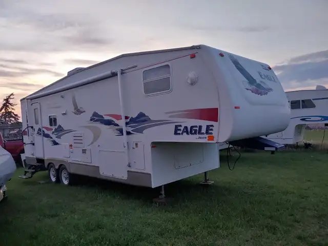 Fifth Wheel Trailer for Sale - Photo 2