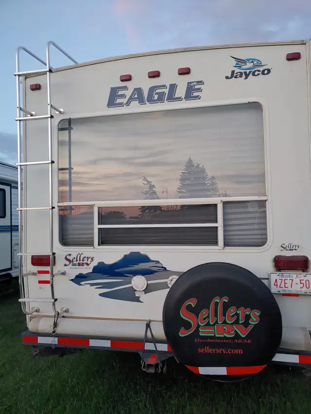 Fifth Wheel Trailer for Sale - Photo 3