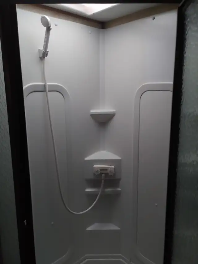 Fifth Wheel Trailer for Sale - Photo 9