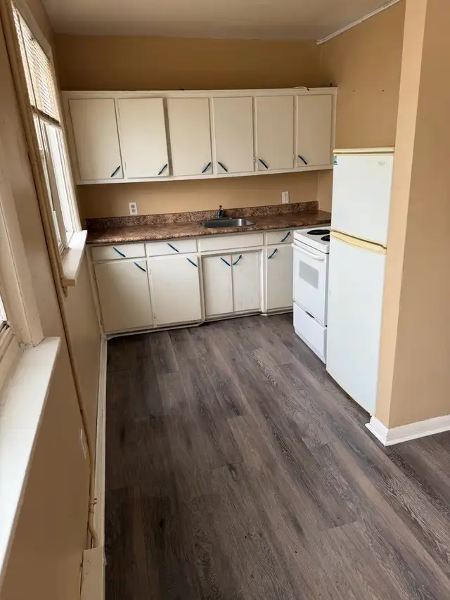 607 Young St. - Photo 2