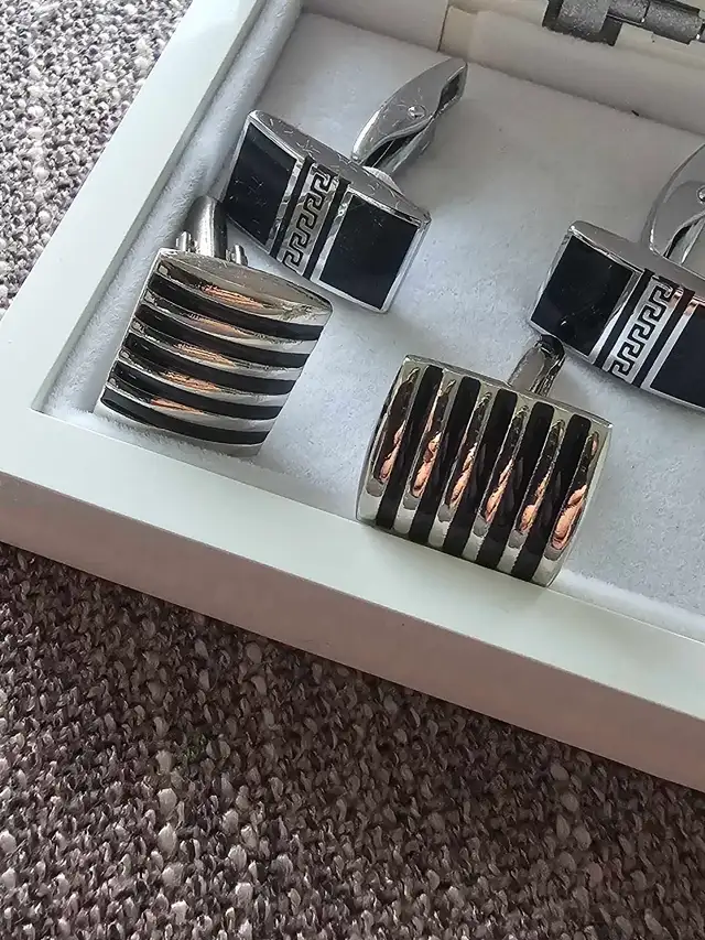 Mens Cufflinks and formal clothing tie clip - Photo 4