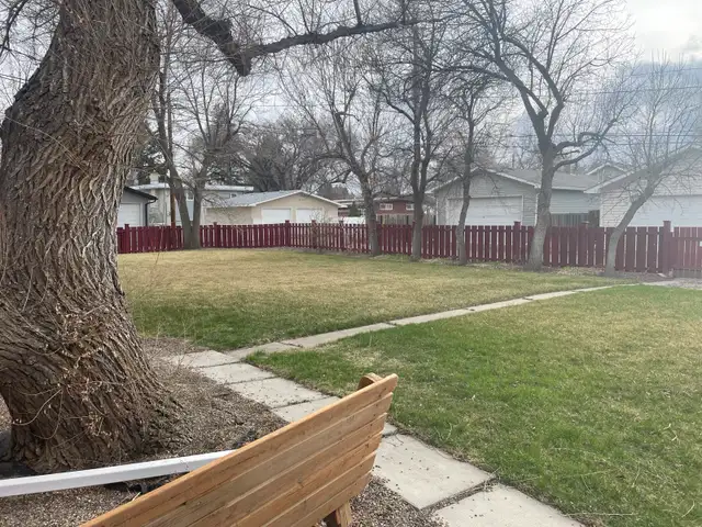 1500 sq ft Bungalow - Photo 2