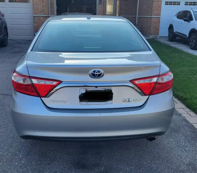 2016 Toyota Camry XLE Hybrid - Photo 3