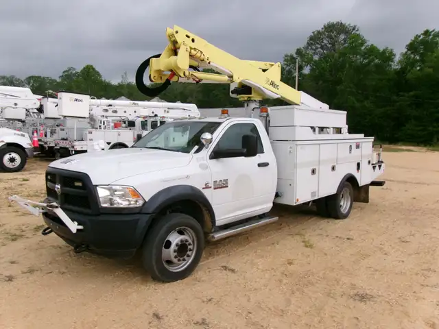 2015 Dodge Ram 5500 Altec AT40G Bucket Truck