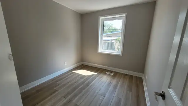 3 bedroom house in Brampton downtown - Photo 3