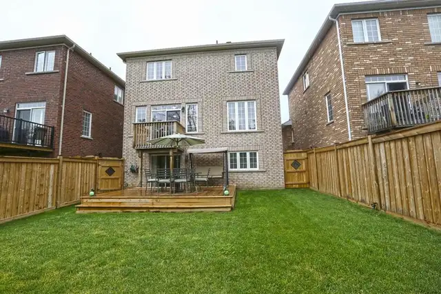 A beautiful walkout ravine basement for rent from April 15 - Photo 11