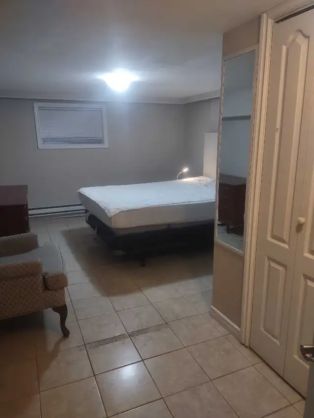 Two bedroom basement apartment - Photo 4