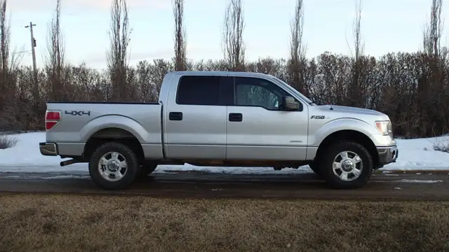 2014 Ford F150 XLT 4x4 - Photo 5