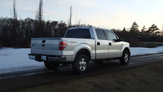 2014 Ford F150 XLT 4x4 - Photo 9