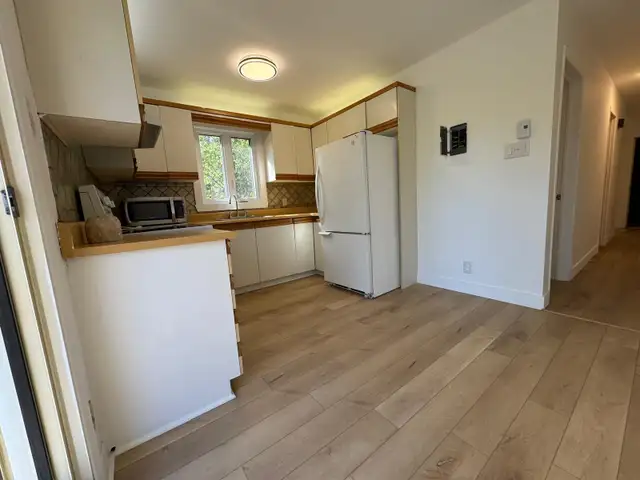 BEAUTIFULLY RENOVATED 2-BEDROOM | AHUNTSIC - Photo 8