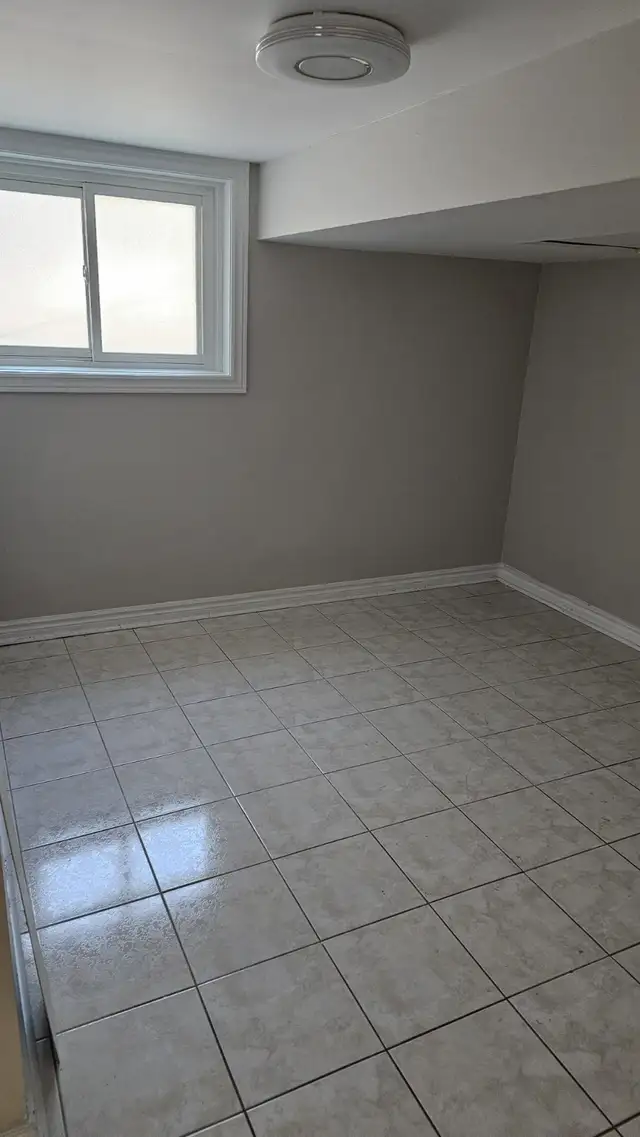 Markham Basement Apartment for Rent - Photo 3
