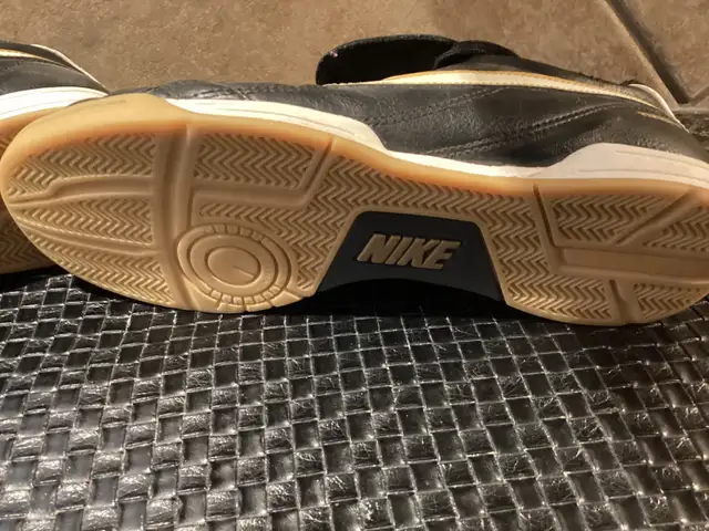 Nike soccer shoe size 6 - Photo 5