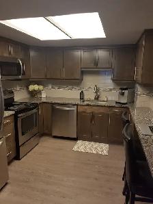 WESTSIDE - 3 BEDROOM CONDO - JUNE 1ST - Photo 2